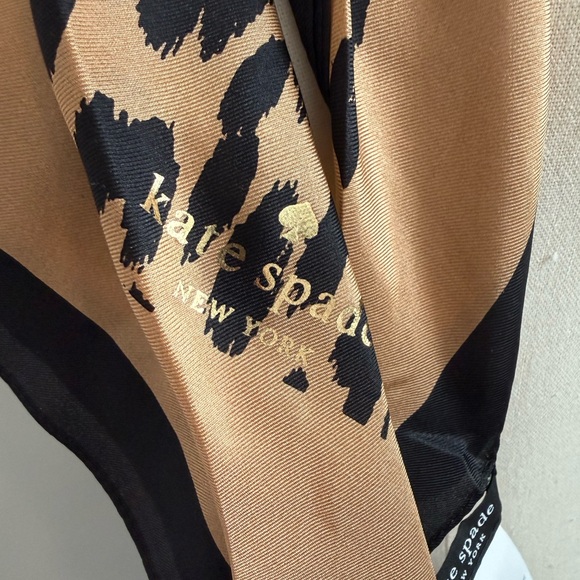 kate spade Leopard Print Silk Scarf in Tan and Black NWT - Picture 2 of 7
